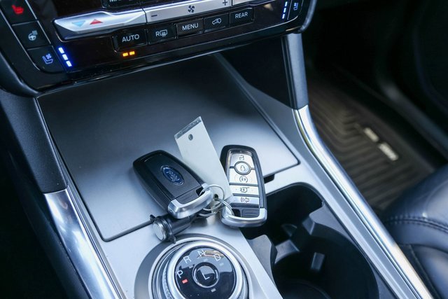 Used 2022 Ford Explorer Platinum w/ Technology Package image 29