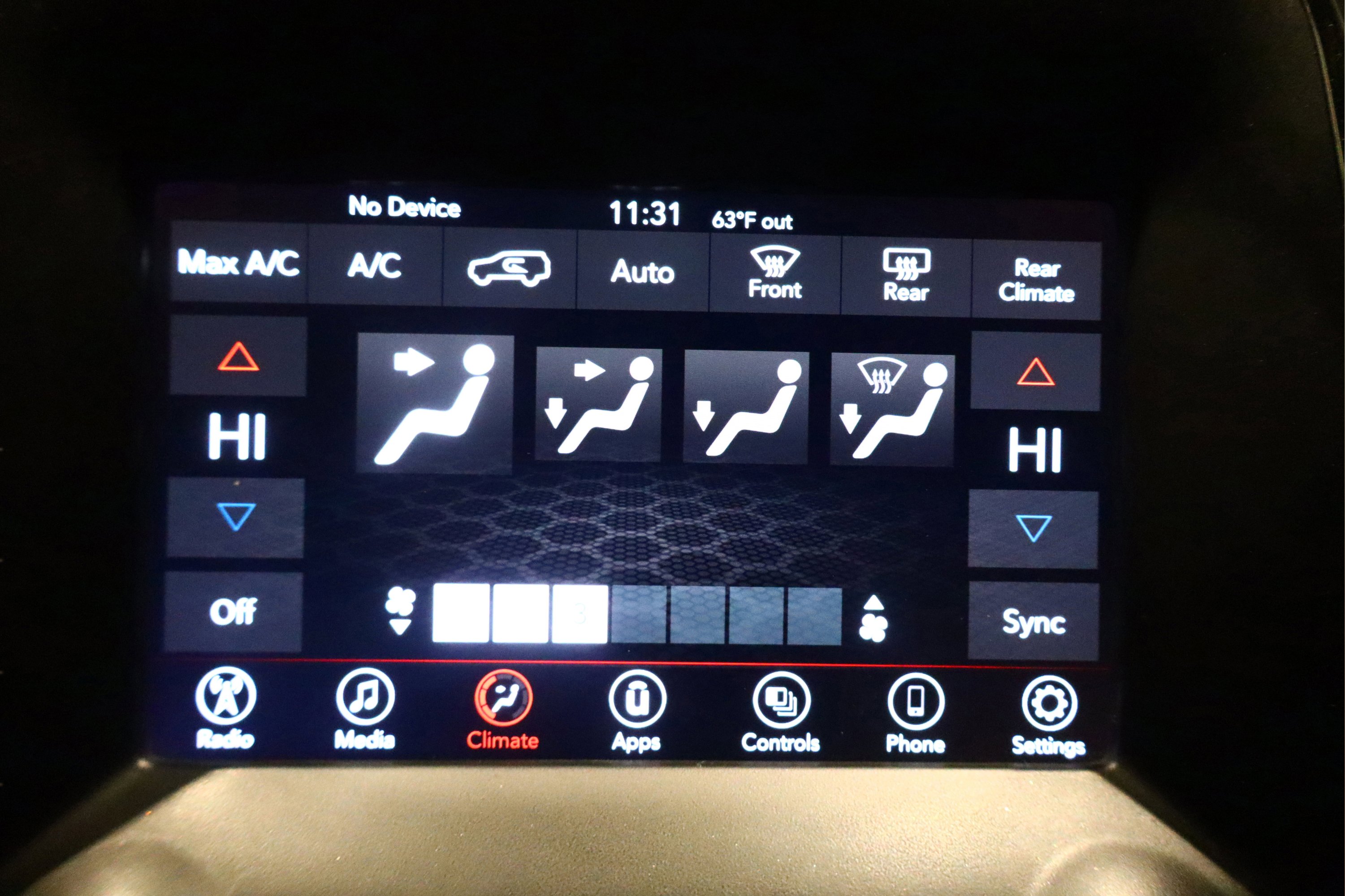 Used 2018 Dodge Durango SXT w/ 3rd Row Seating Group image 32