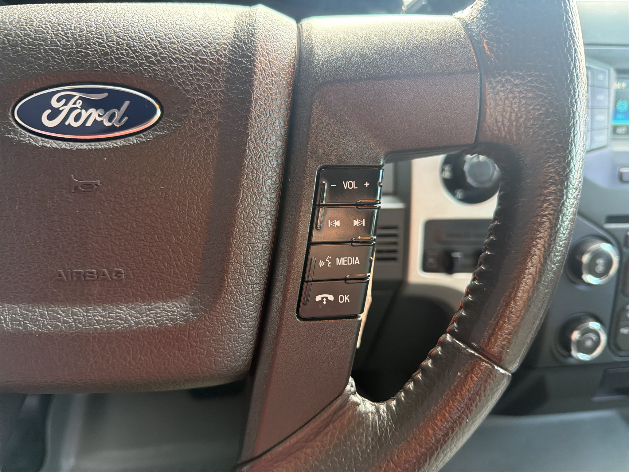 Used 2014 Ford F150 XLT w/ Equipment Group 302A Luxury AWD/4WD image 25