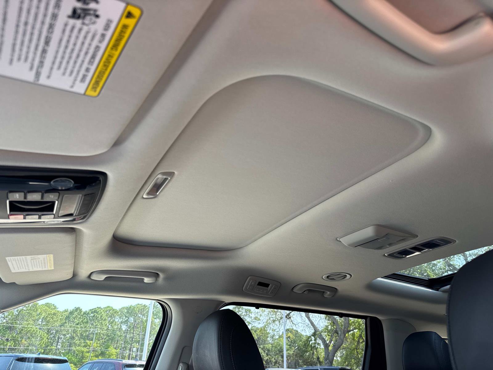 Used 2024 Kia Carnival SX Prestige image 21