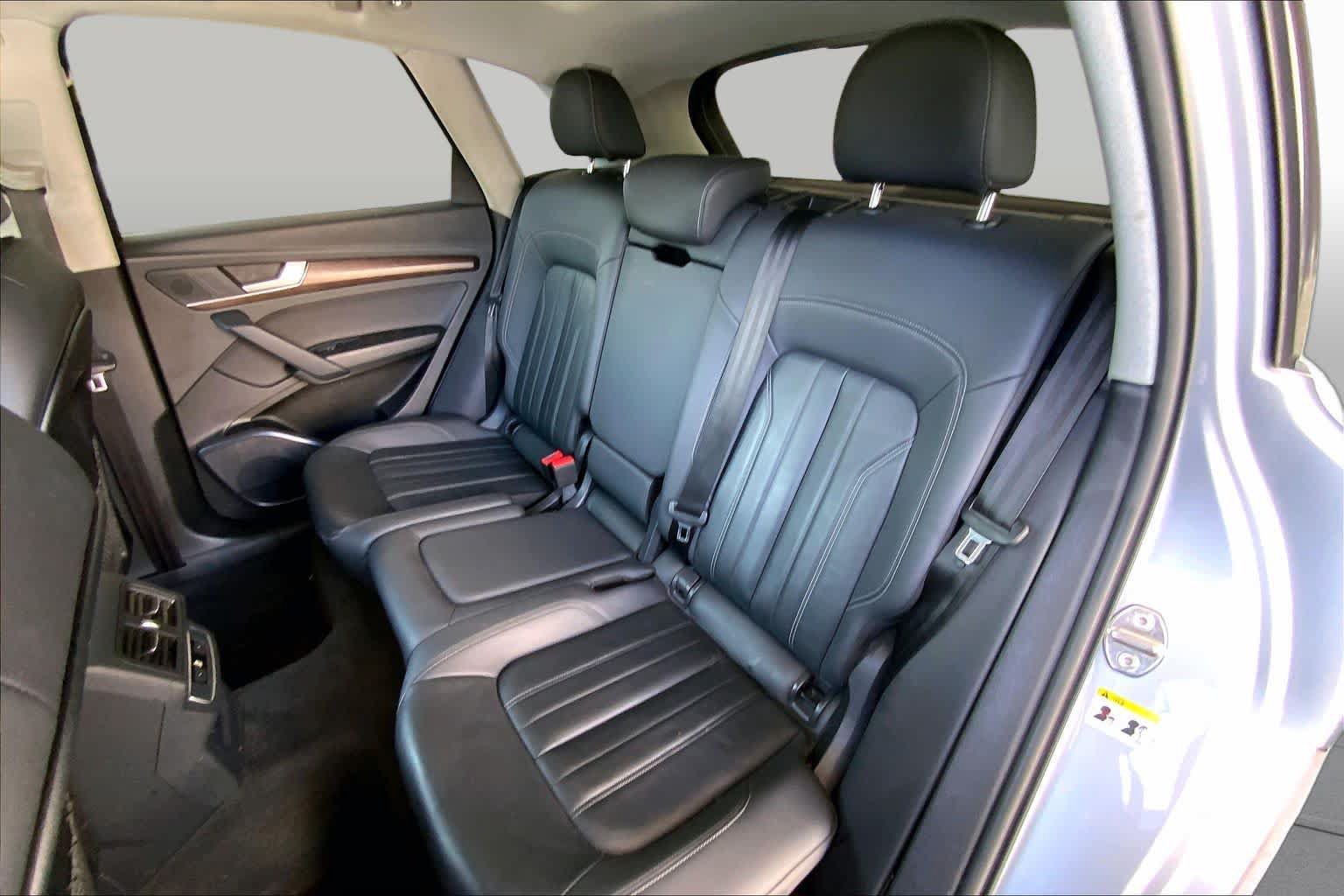 Used 2023 Audi Q5 2.0T Premium w/ Convenience Package AWD/4WD image 21
