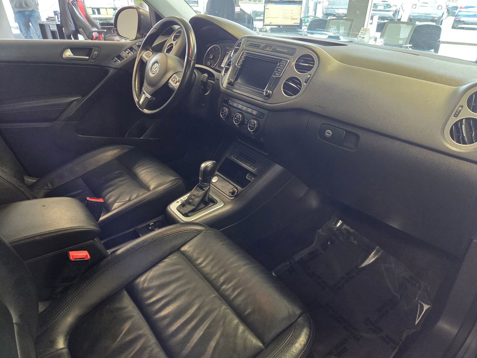 Used 2016 Volkswagen Tiguan SEL image 49