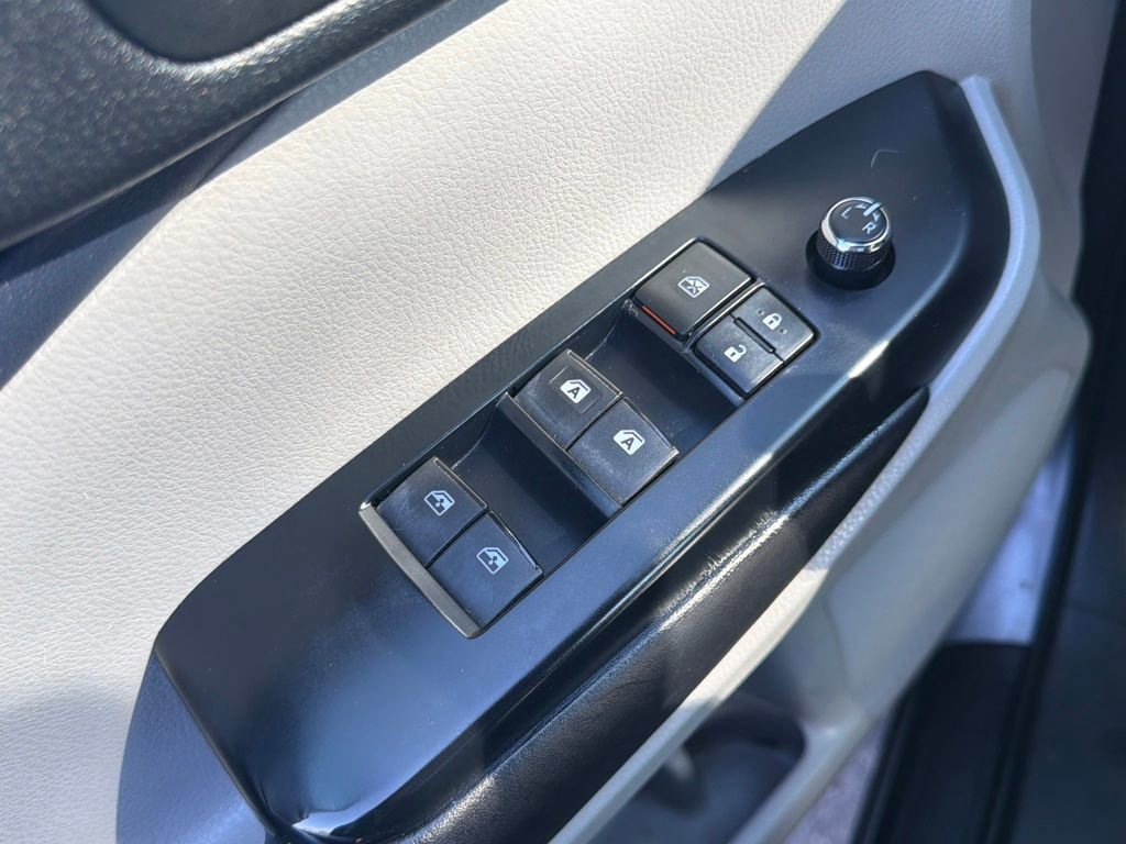 Used 2017 Toyota Highlander XLE image 13