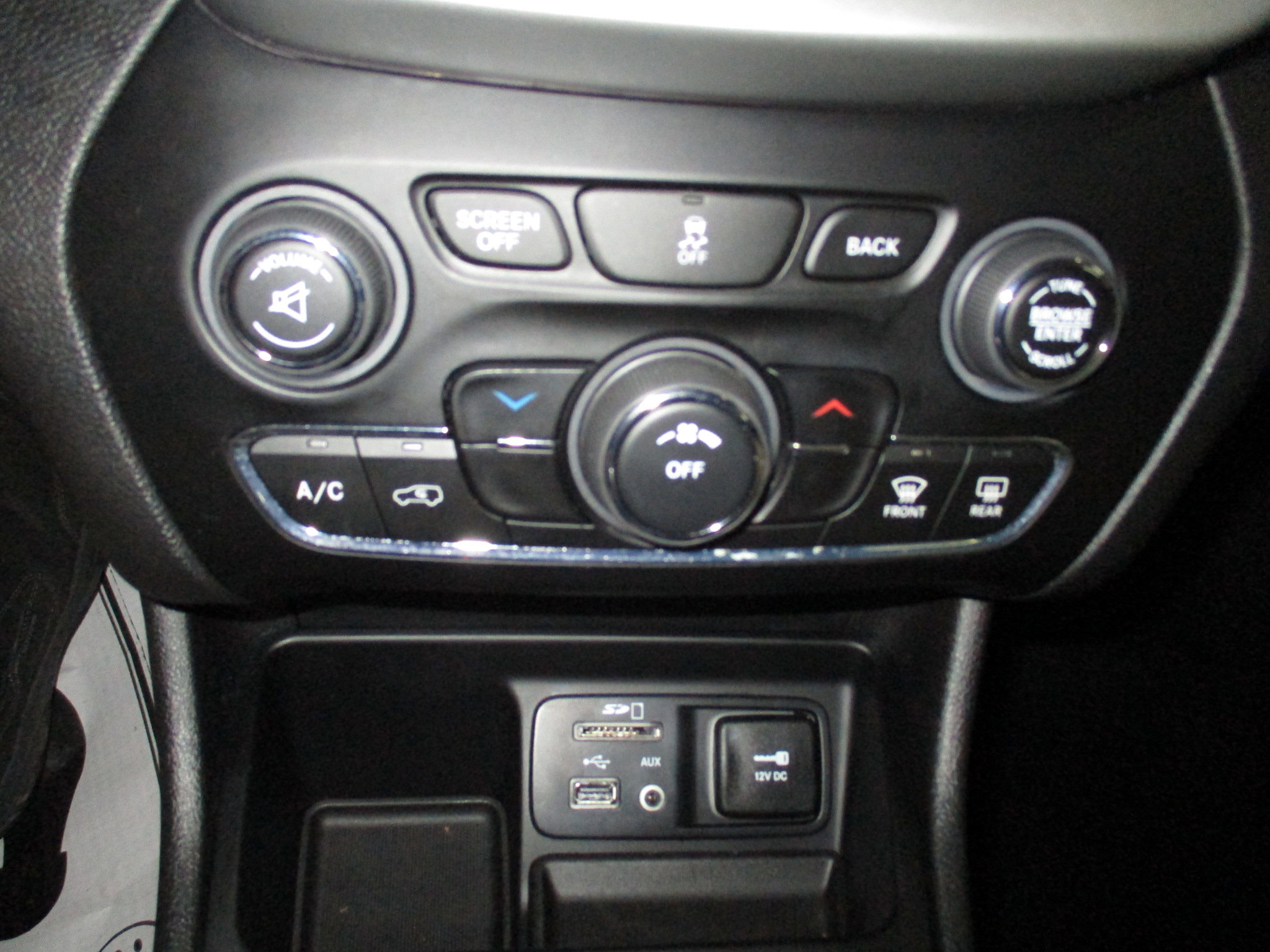 Used 2017 Jeep Cherokee Sport w/ Cold Weather Group image 26