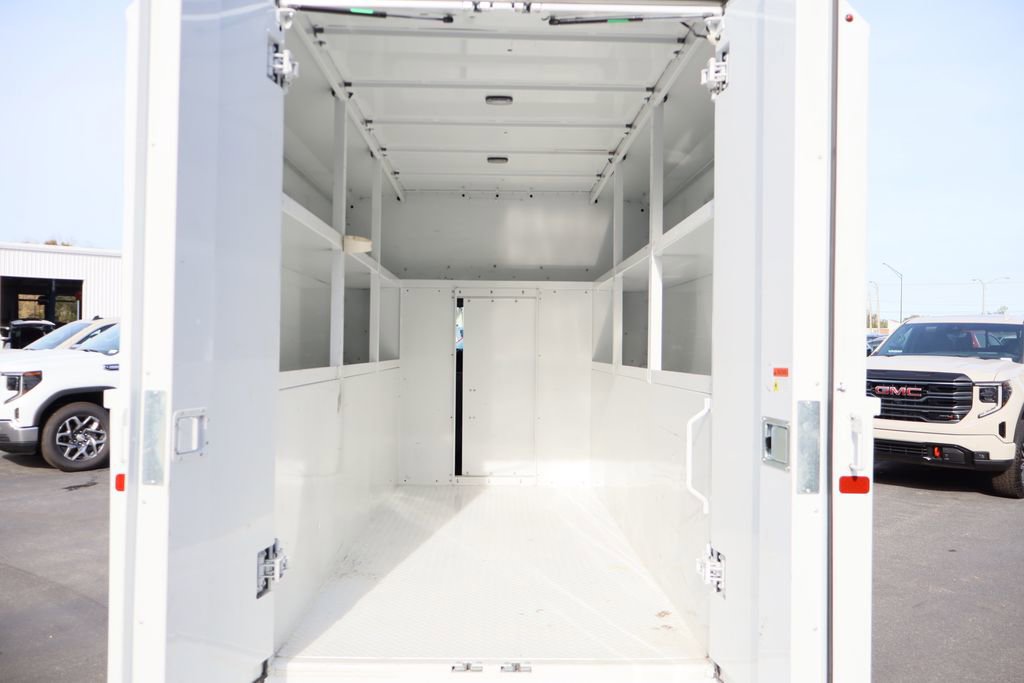 Used 2023 GMC Savana 3500 w/ Power Convenience Package image 24