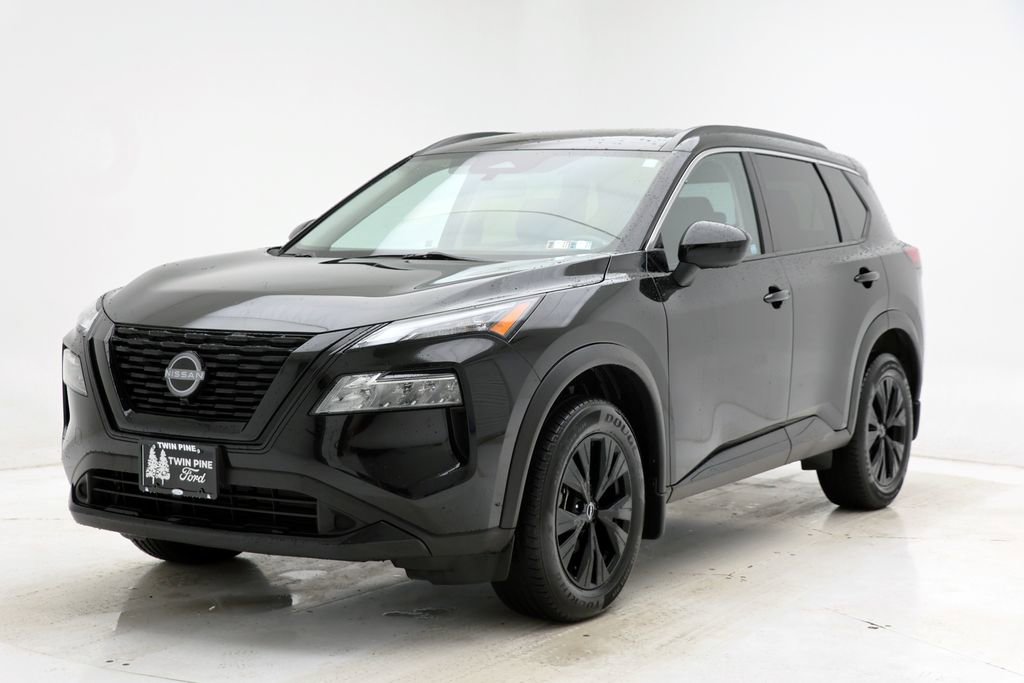 Used 2023 Nissan Rogue SV w/ SV Premium B Package image 2