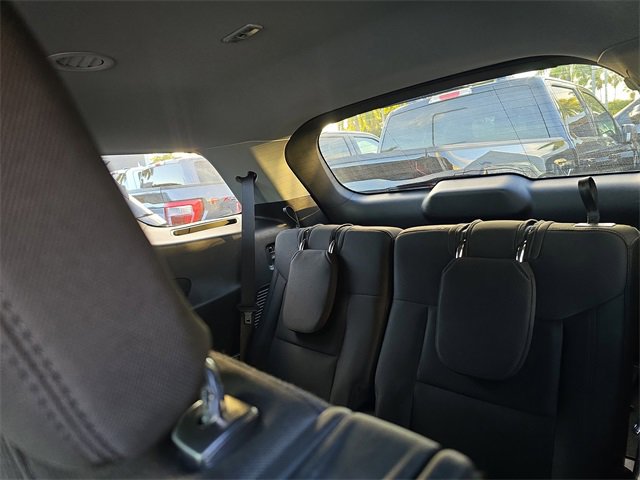 Used 2022 Ford Explorer XLT image 11