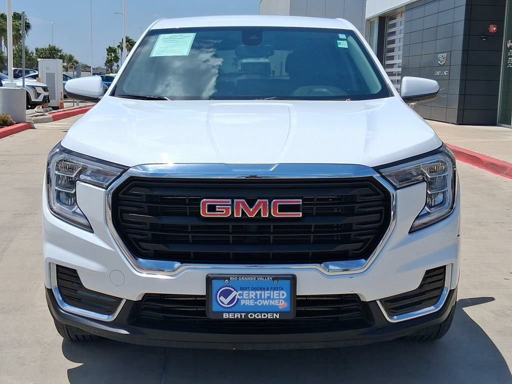 Used 2024 GMC Terrain SLE FWD image 2
