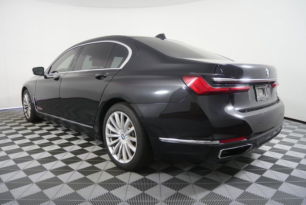 Used 2022 BMW 740i w/ Premium Package RWD image 5