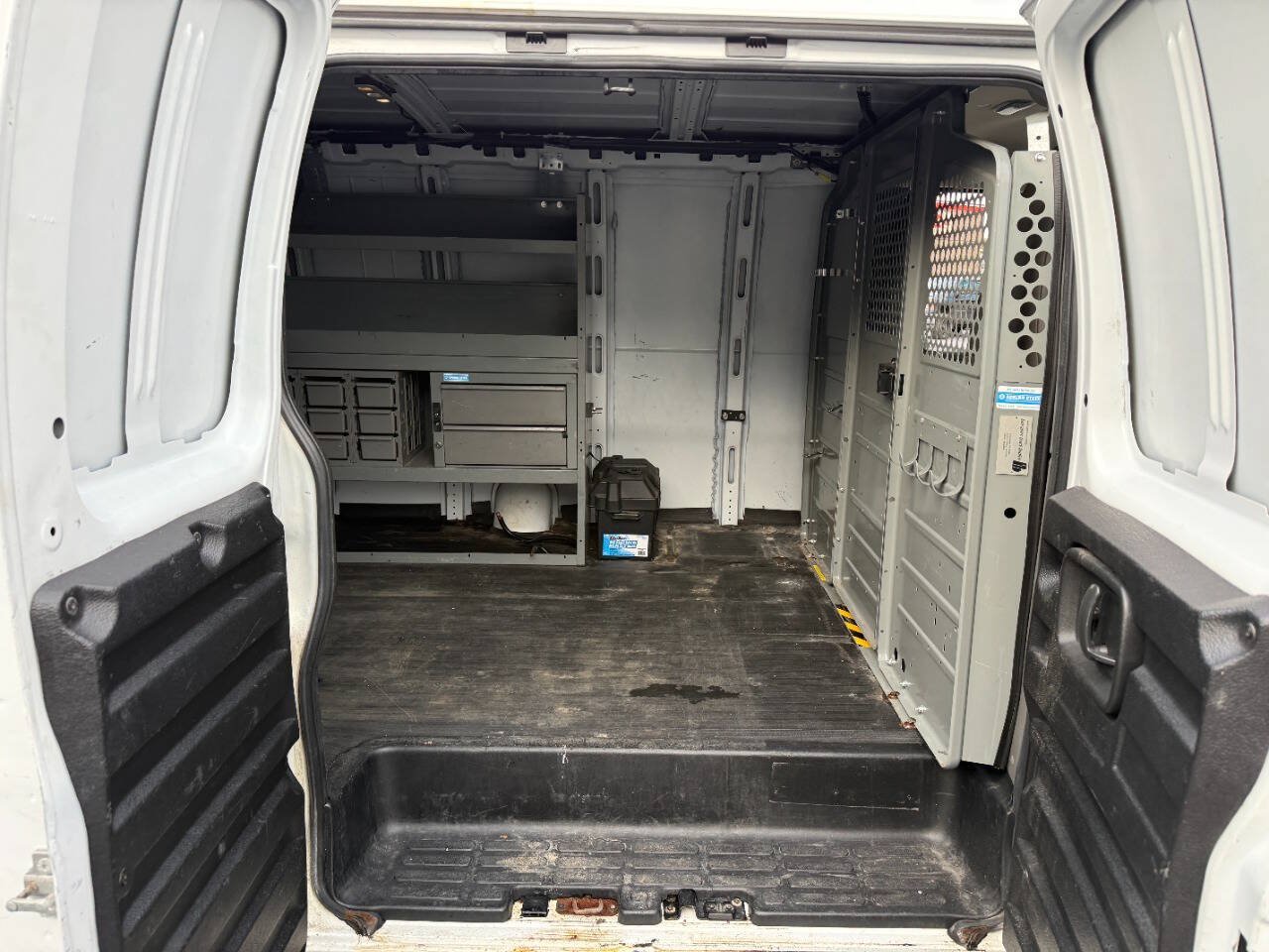 Used 2019 Chevrolet Express 3500 Extended w/ Driver Convenience Package RWD image 25
