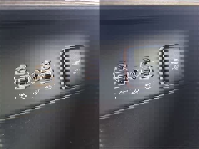 New 2025 Jeep Grand Cherokee L Limited image 32