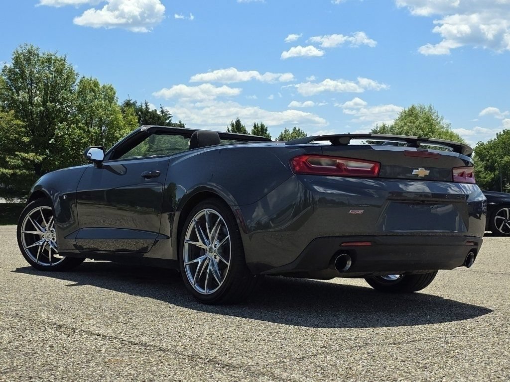 Used 2018 Chevrolet Camaro SS RWD image 13