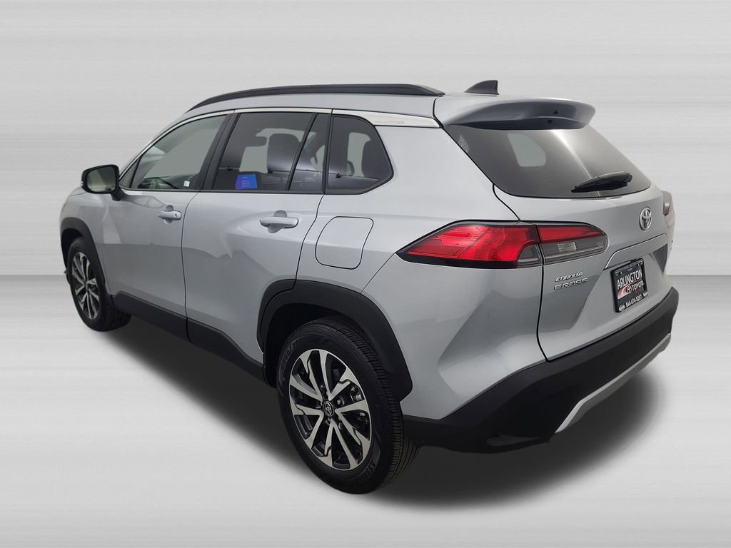 Used 2025 Toyota Corolla Cross XLE AWD/4WD image 7
