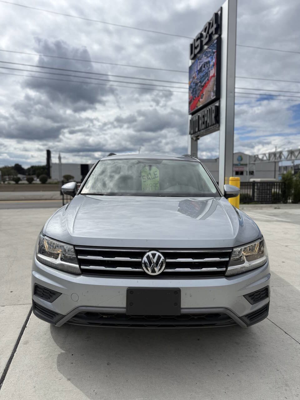 Used 2020 Volkswagen Tiguan S FWD image 3