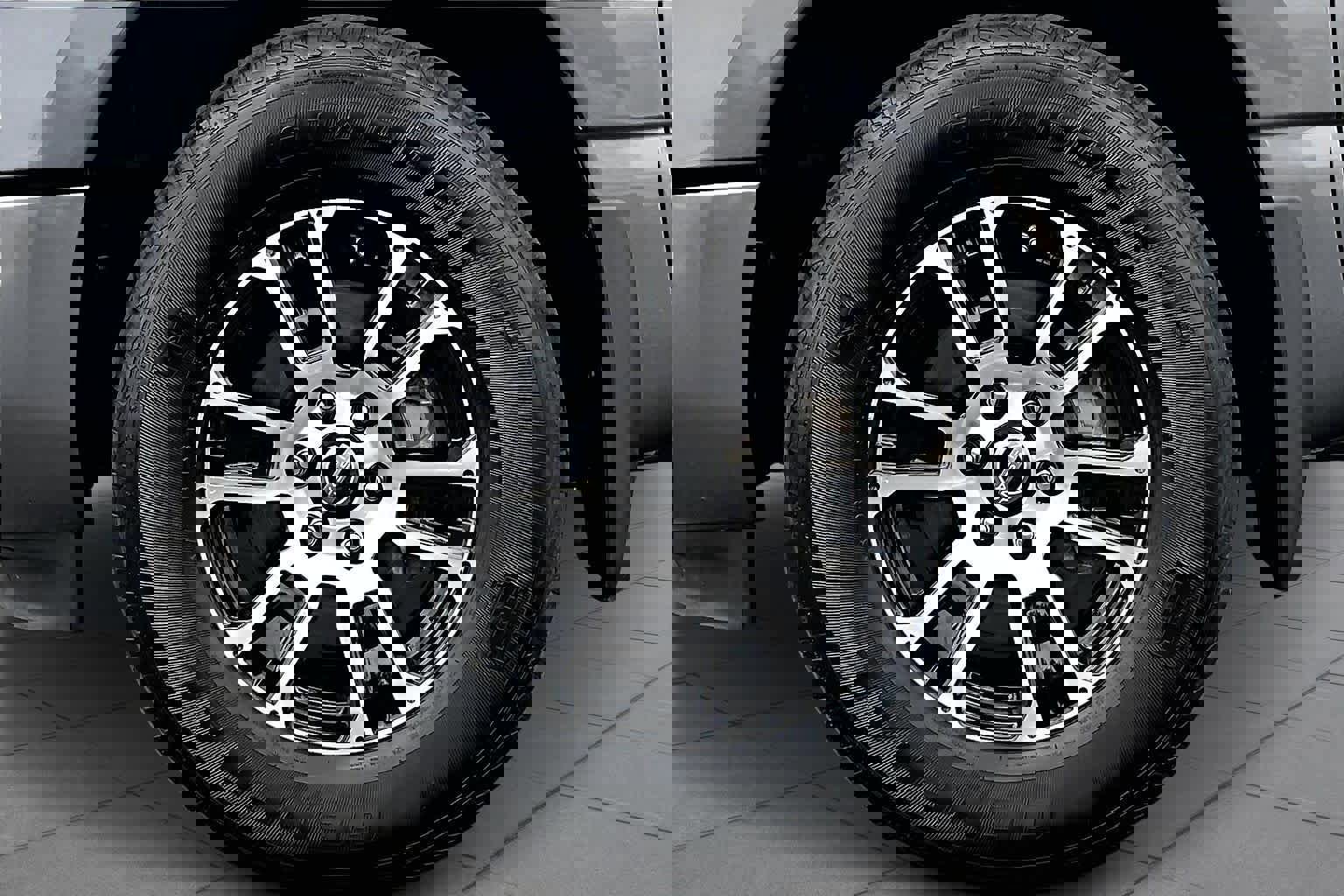 Used 2024 Nissan Titan SV w/ Accessory Utility Package image 20