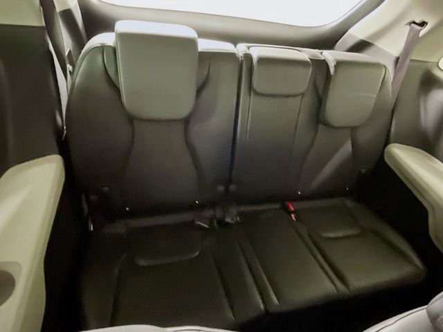 Used 2023 Kia Carnival LX image 27