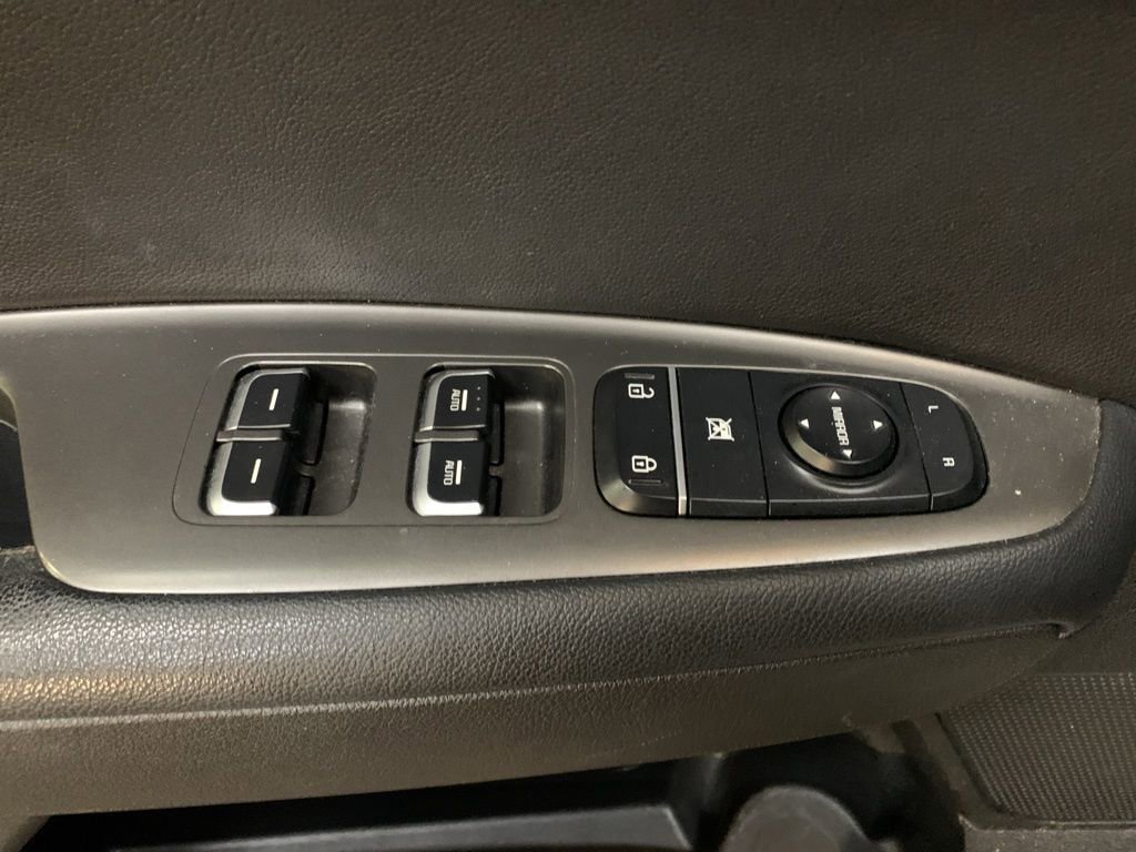 Used 2019 Kia Optima S w/ S Panoramic Sunroof Package image 12