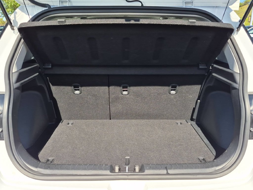 Used 2025 Hyundai Venue SEL FWD image 29