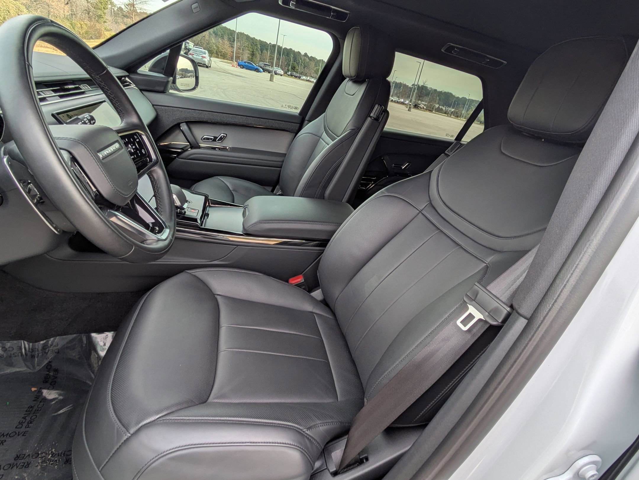 Used 2025 Land Rover Range Rover Sport SE image 19