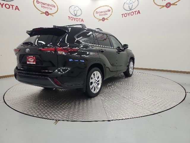 Certified 2025 Toyota Highlander Limited AWD/4WD image 8