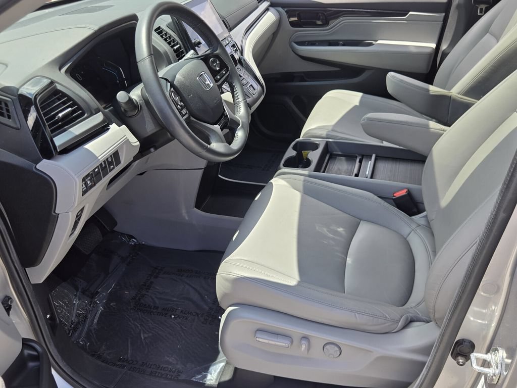 Certified 2024 Honda Odyssey Touring image 11