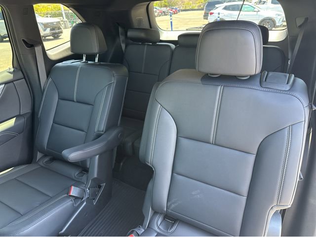 New 2025 GMC Acadia Elevation w/ Elevation Premium Package AWD/4WD image 16