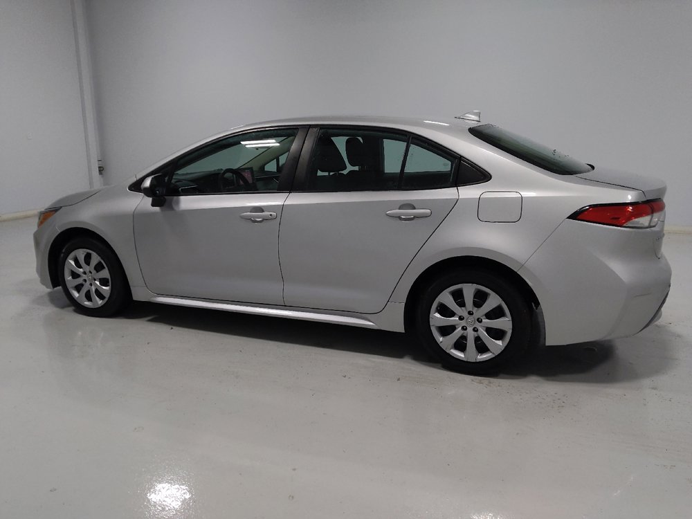 Used 2021 Toyota Corolla LE image 3