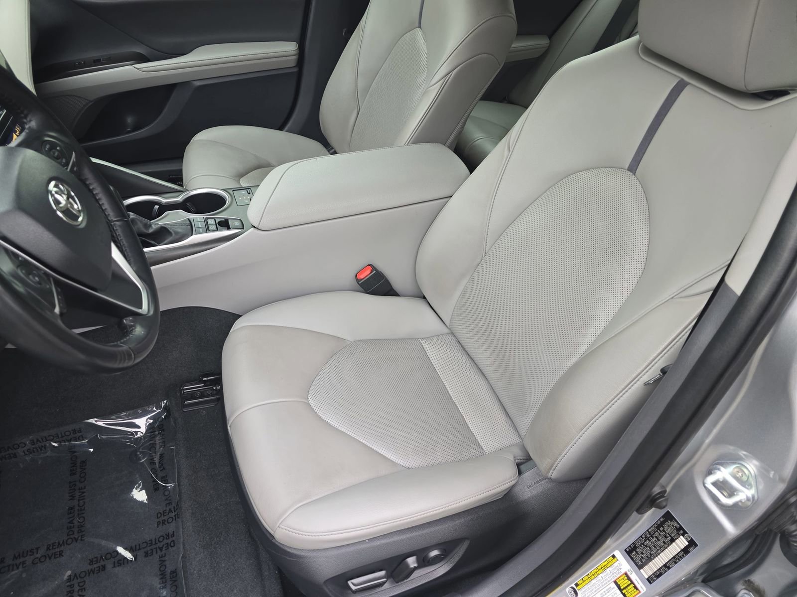 Used 2022 Toyota Camry XLE image 18