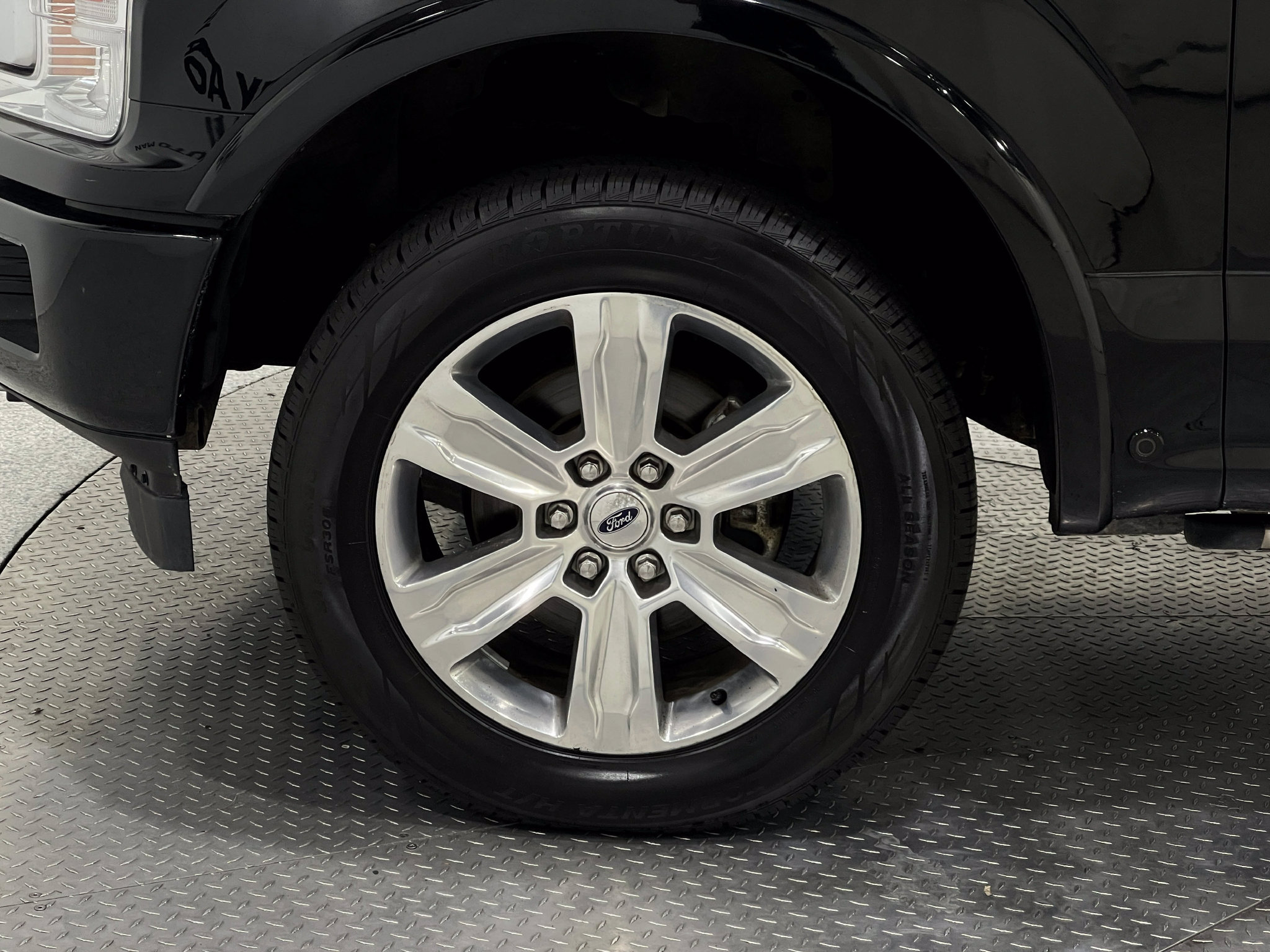 Used 2018 Ford F150 Platinum w/ Equipment Group 701A Luxury AWD/4WD image 33