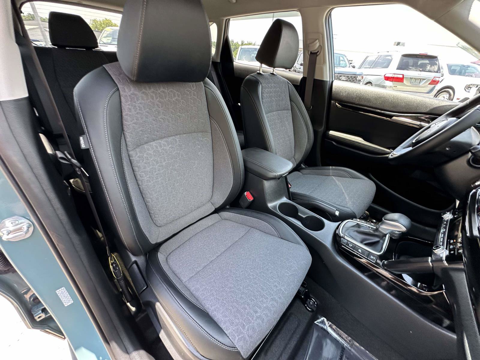 Used 2025 Kia Seltos S AWD/4WD image 22