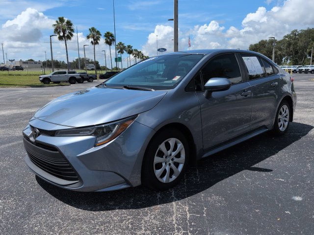 Used 2025 Toyota Corolla LE FWD image 9