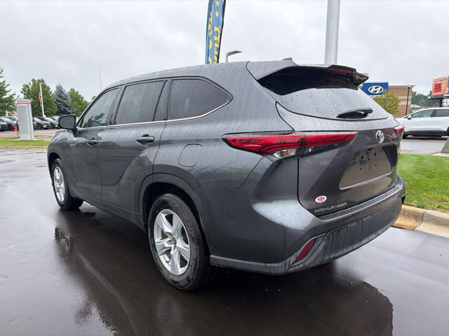 Used 2021 Toyota Highlander LE FWD image 2