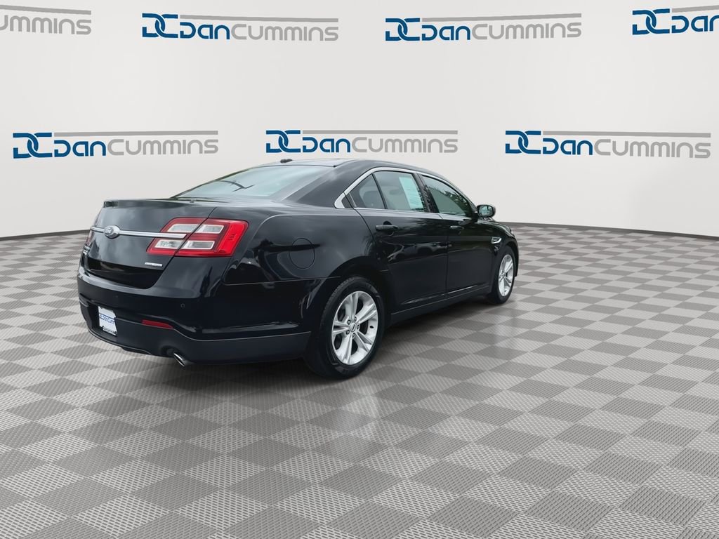 Used 2016 Ford Taurus SE FWD image 8