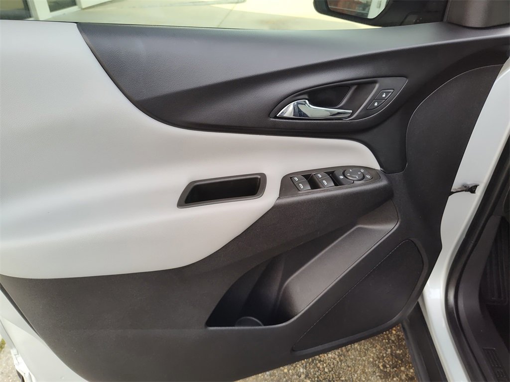 Used 2021 Chevrolet Equinox LS image 19