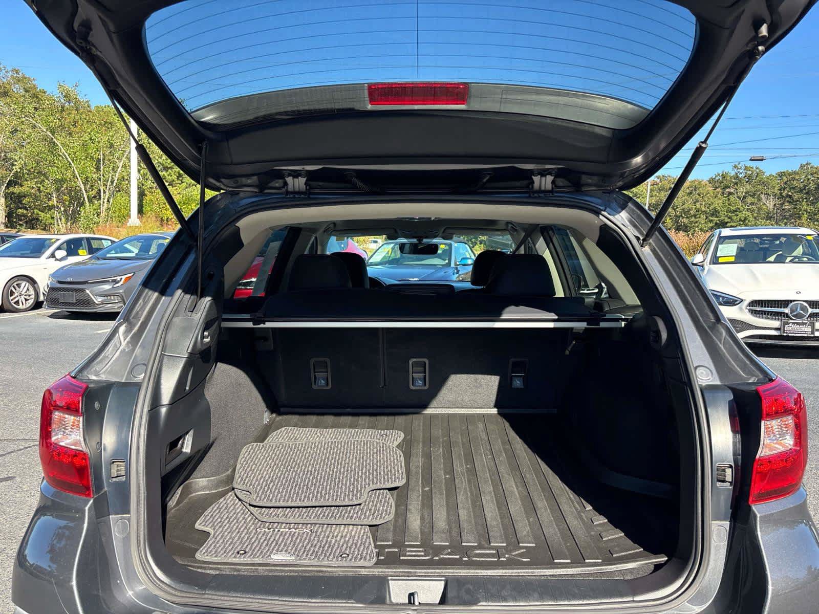 Used 2018 Subaru Outback 2.5i Limited AWD/4WD image 14