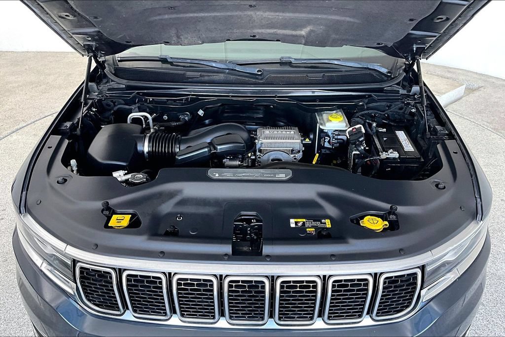 Used 2022 Jeep Wagoneer Series I RWD image 12