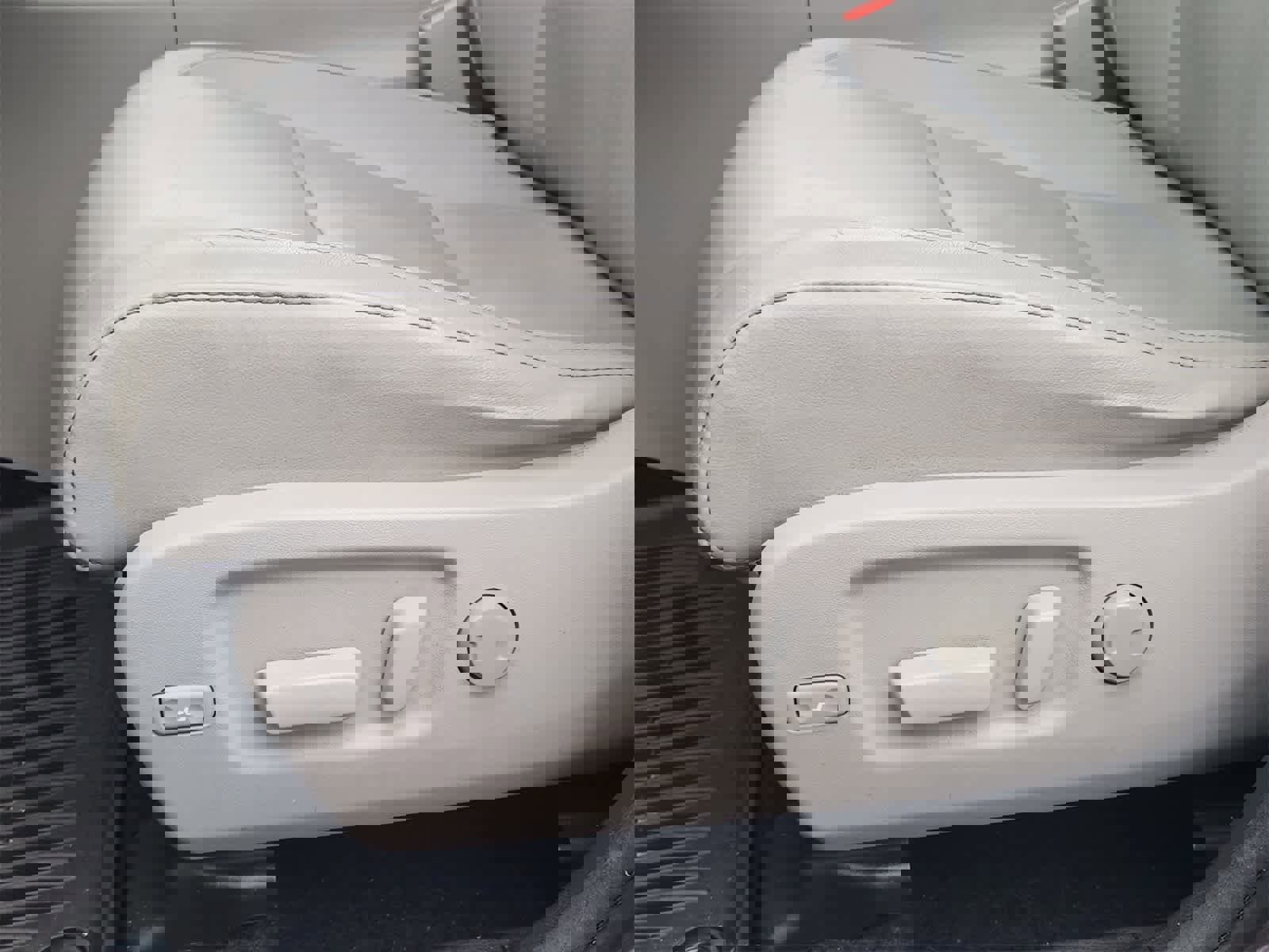 Used 2016 Toyota Highlander XLE image 23