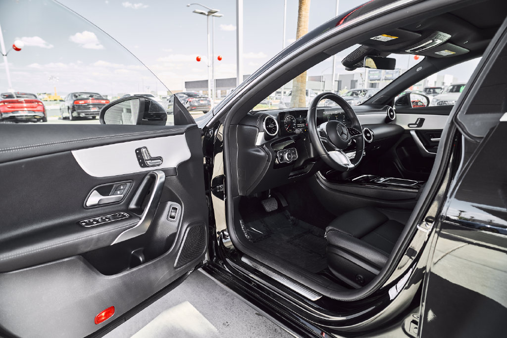 Used 2025 Mercedes-Benz CLA 250 4MATIC image 17