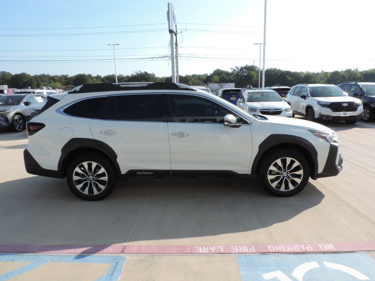 Used 2025 Subaru Outback Touring AWD/4WD image 4