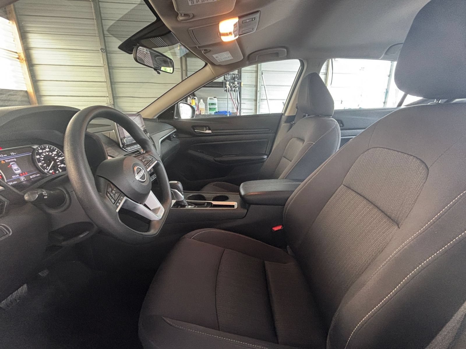 Used 2025 Nissan Altima 2.5 SV FWD image 24
