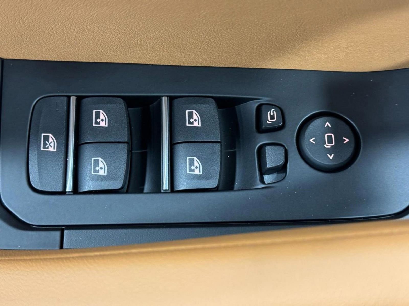 New 2026 BMW X6 xDrive40i w/ Executive Package image 28