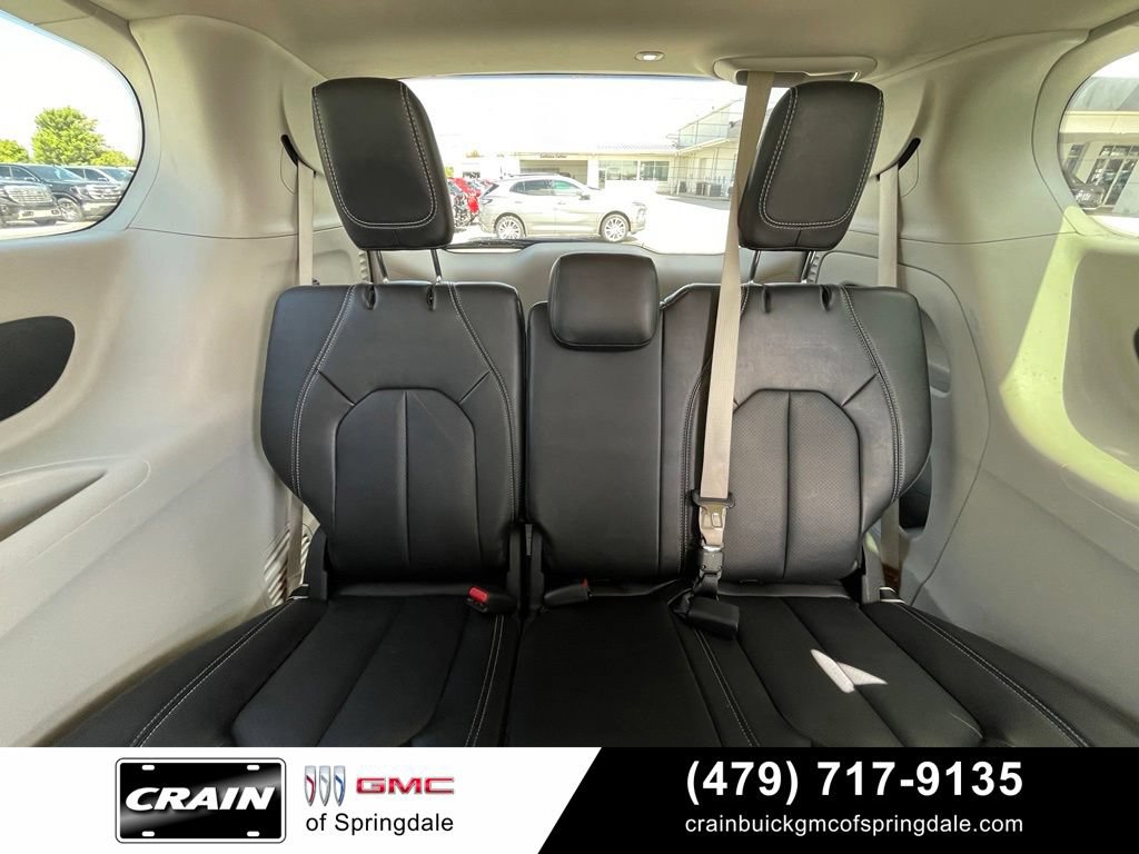 Used 2024 Chrysler Pacifica Touring-L FWD image 26