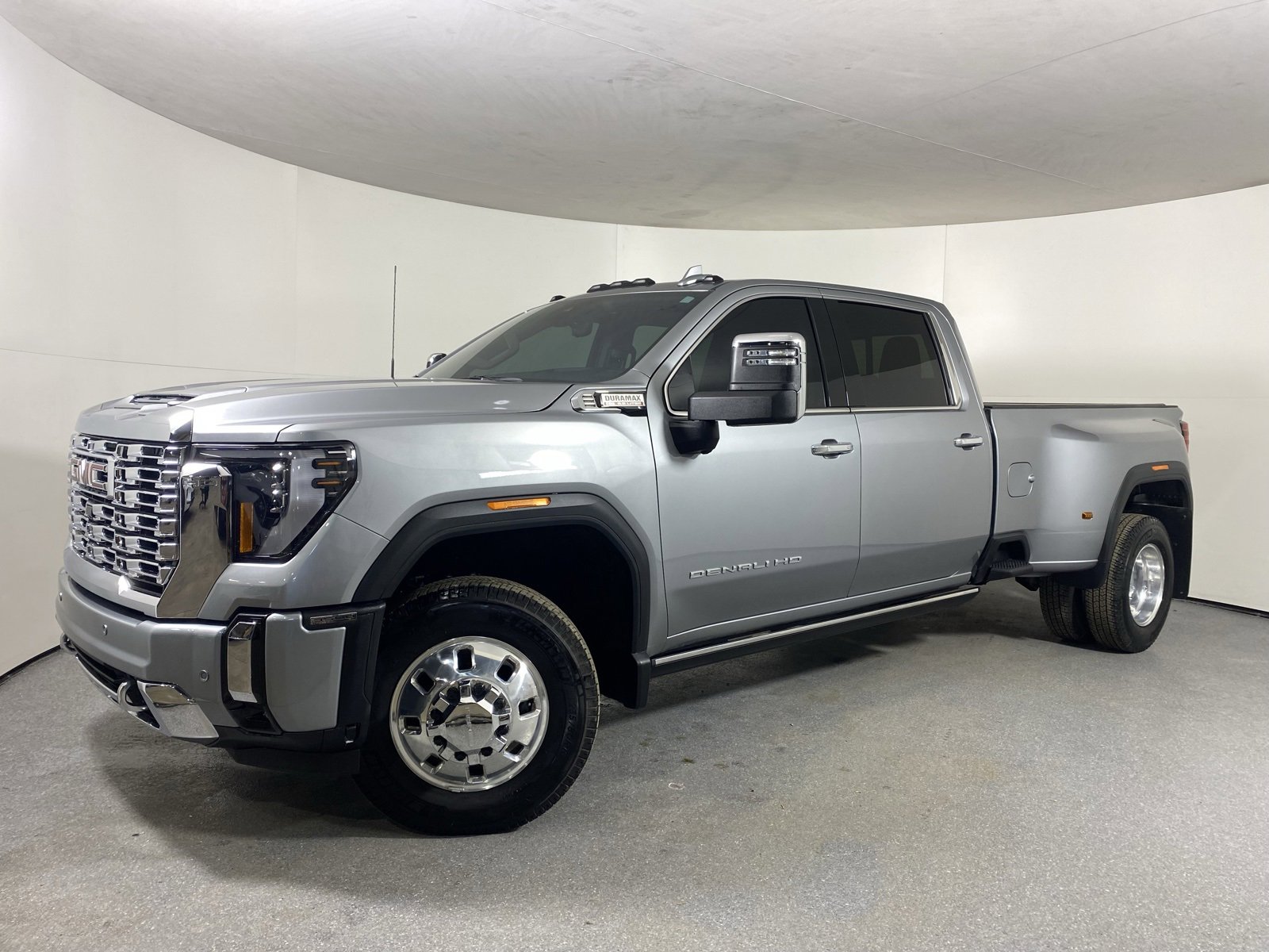 Used 2025 GMC Sierra 3500 Denali w/ Denali Reserve Package image 1