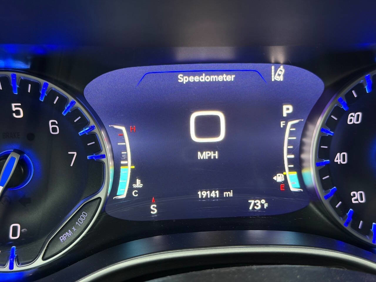Used 2024 Chrysler Pacifica Touring-L FWD image 21