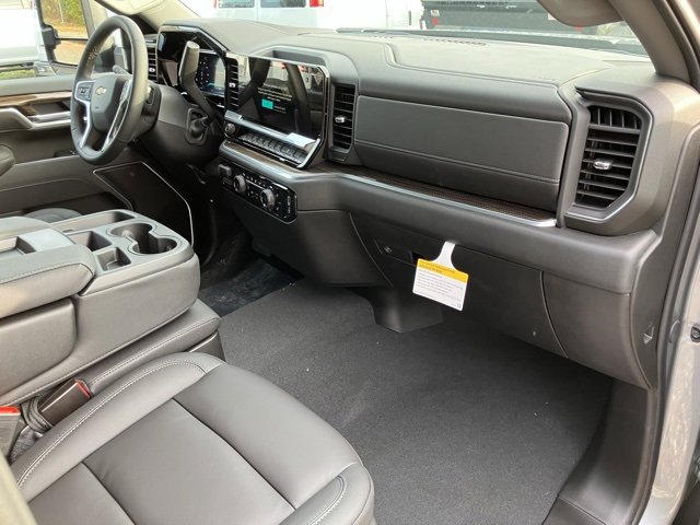 New 2026 Chevrolet Silverado 3500 LT image 12