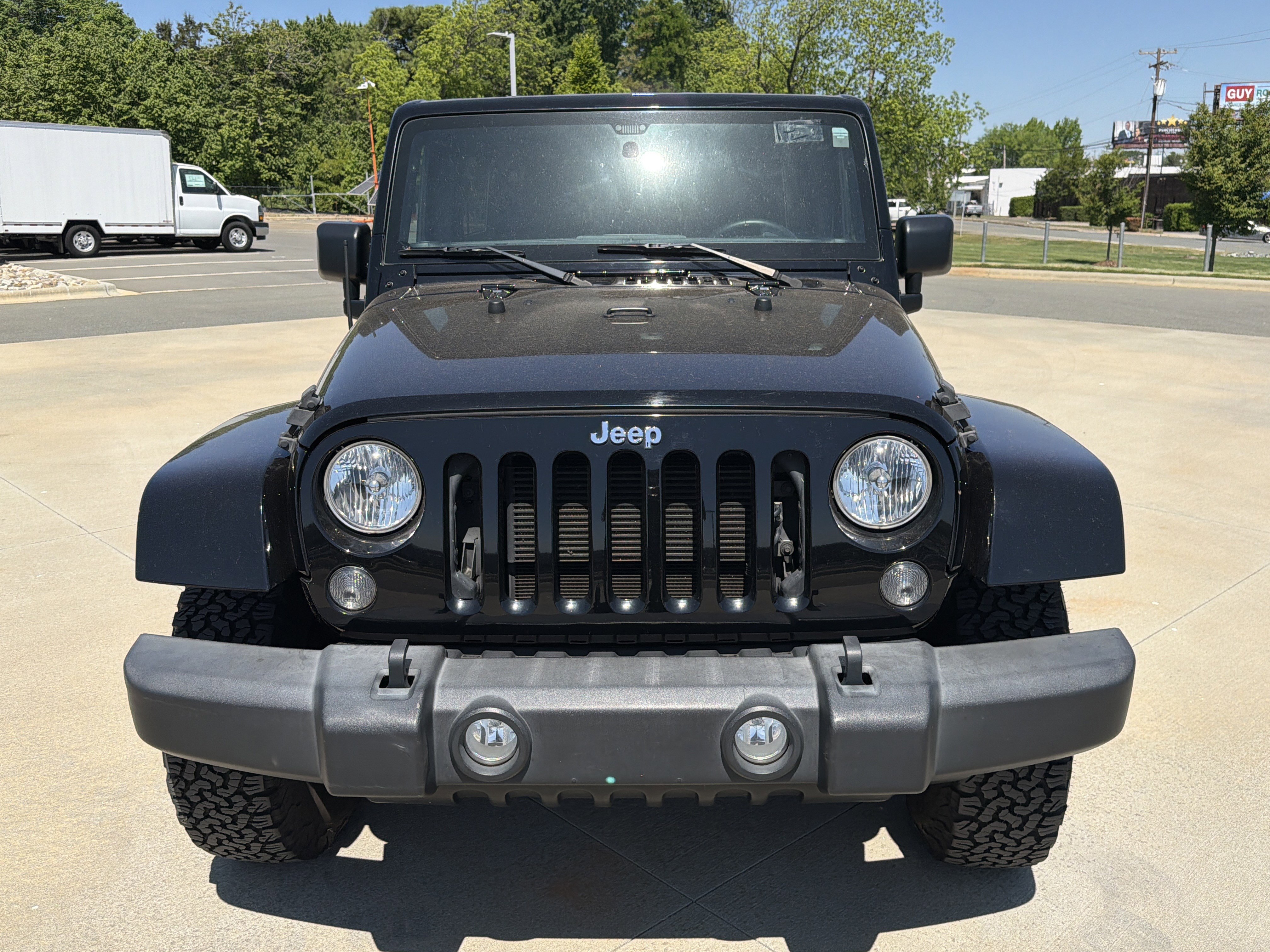 Used 2016 Jeep Wrangler Unlimited Rubicon w/ Connectivity Group image 32