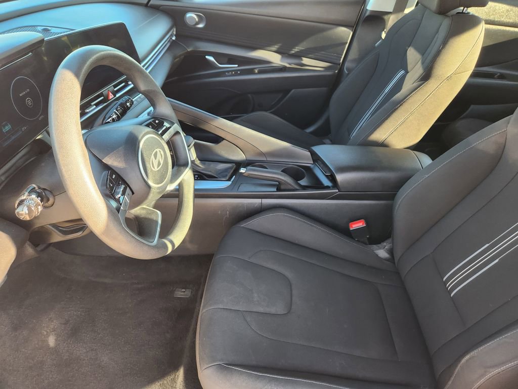 Used 2024 Hyundai Elantra SEL image 16
