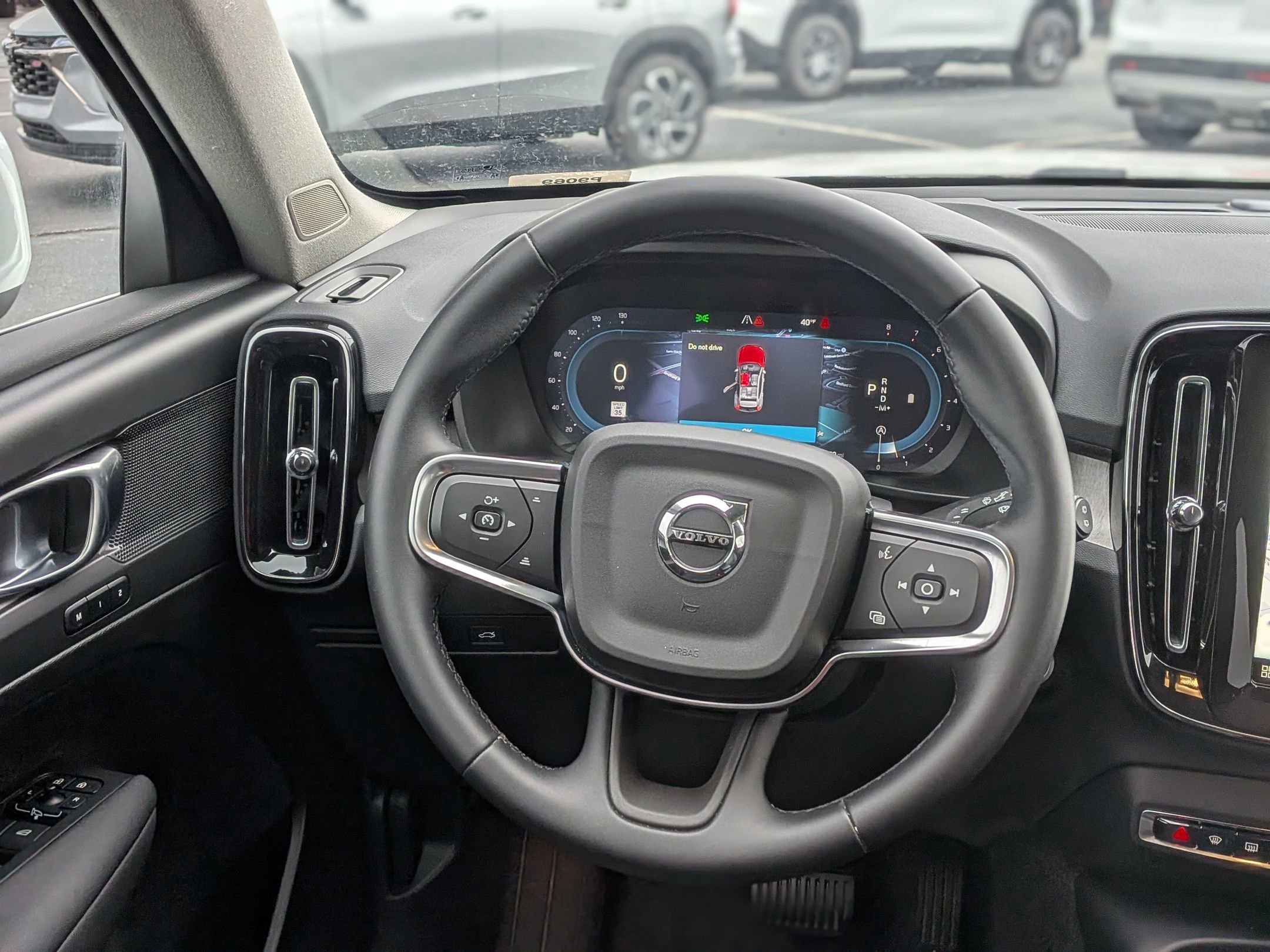 Used 2025 Volvo XC40 B5 Core image 20