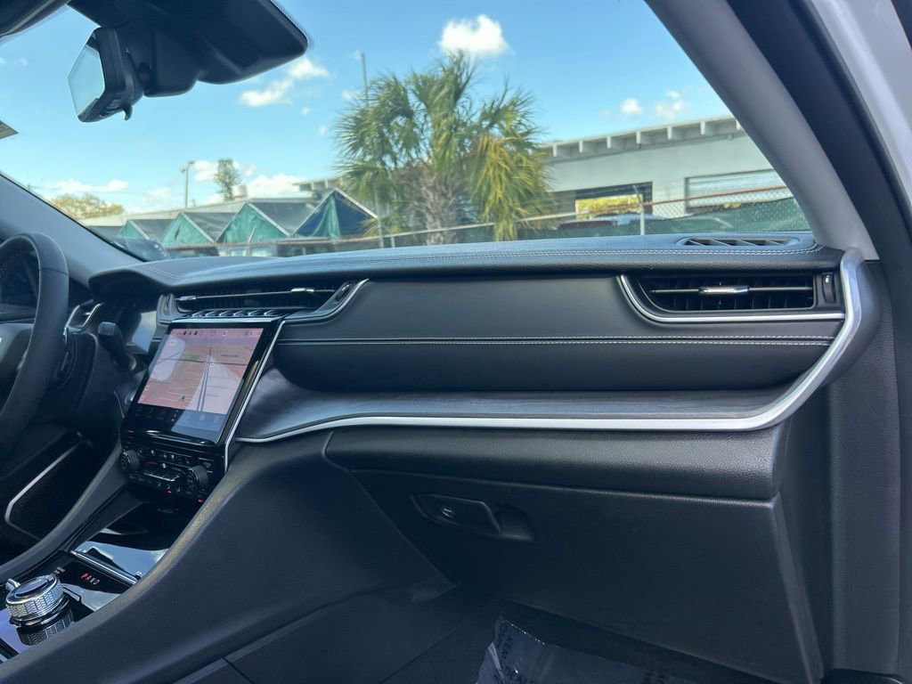 Certified 2023 Jeep Grand Cherokee Limited w/ Luxury Tech Group II image 25