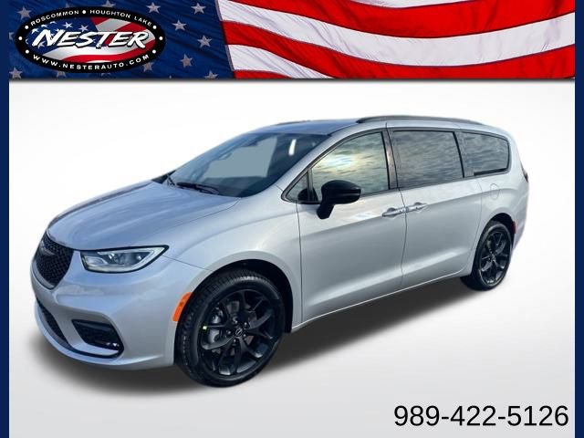 New 2026 Chrysler Pacifica Select w/ S Appearance Package